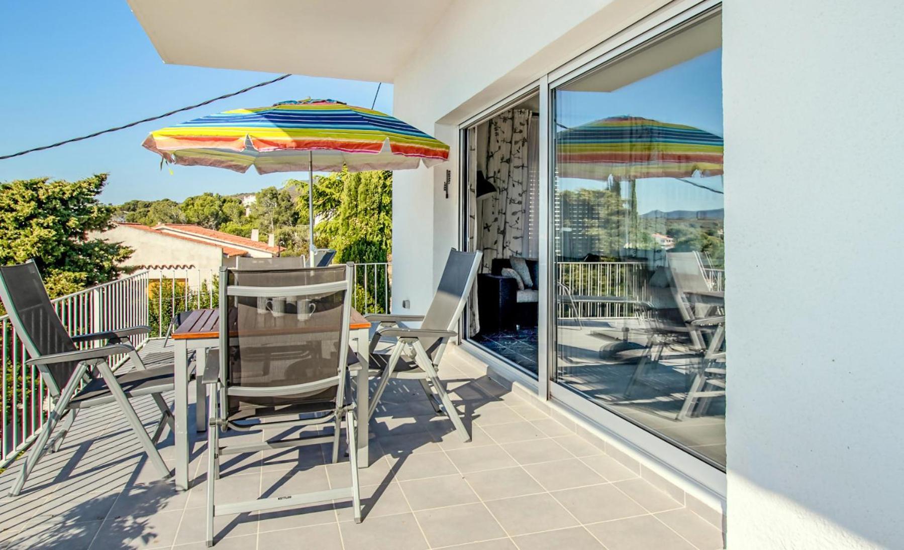 Cap Ras 01 Apartamento Con Terraza Y Vistas Girona Exterior photo